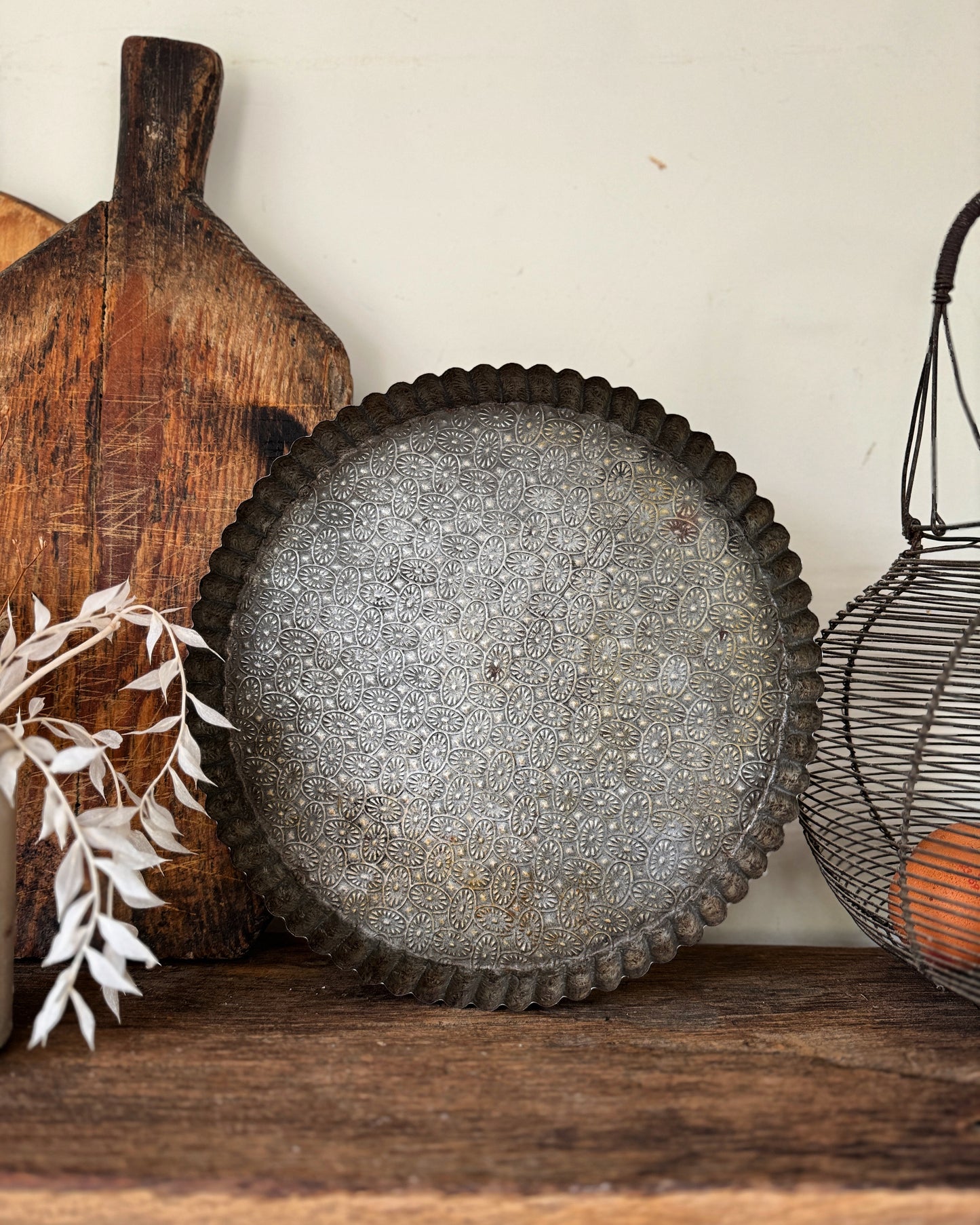 Embossed french flan tin