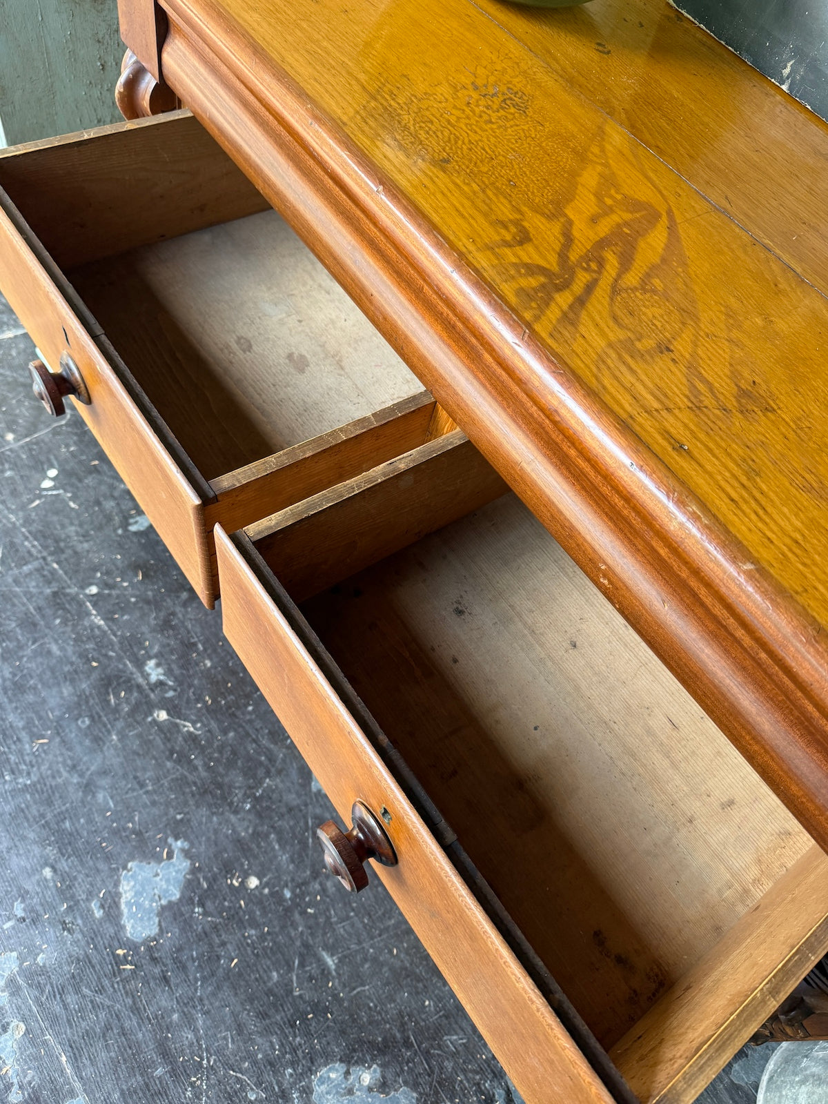 Victorian chest of drawers