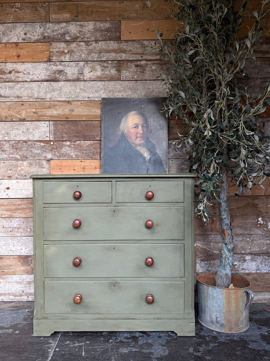 Gorgeous Victorian chest of drawers