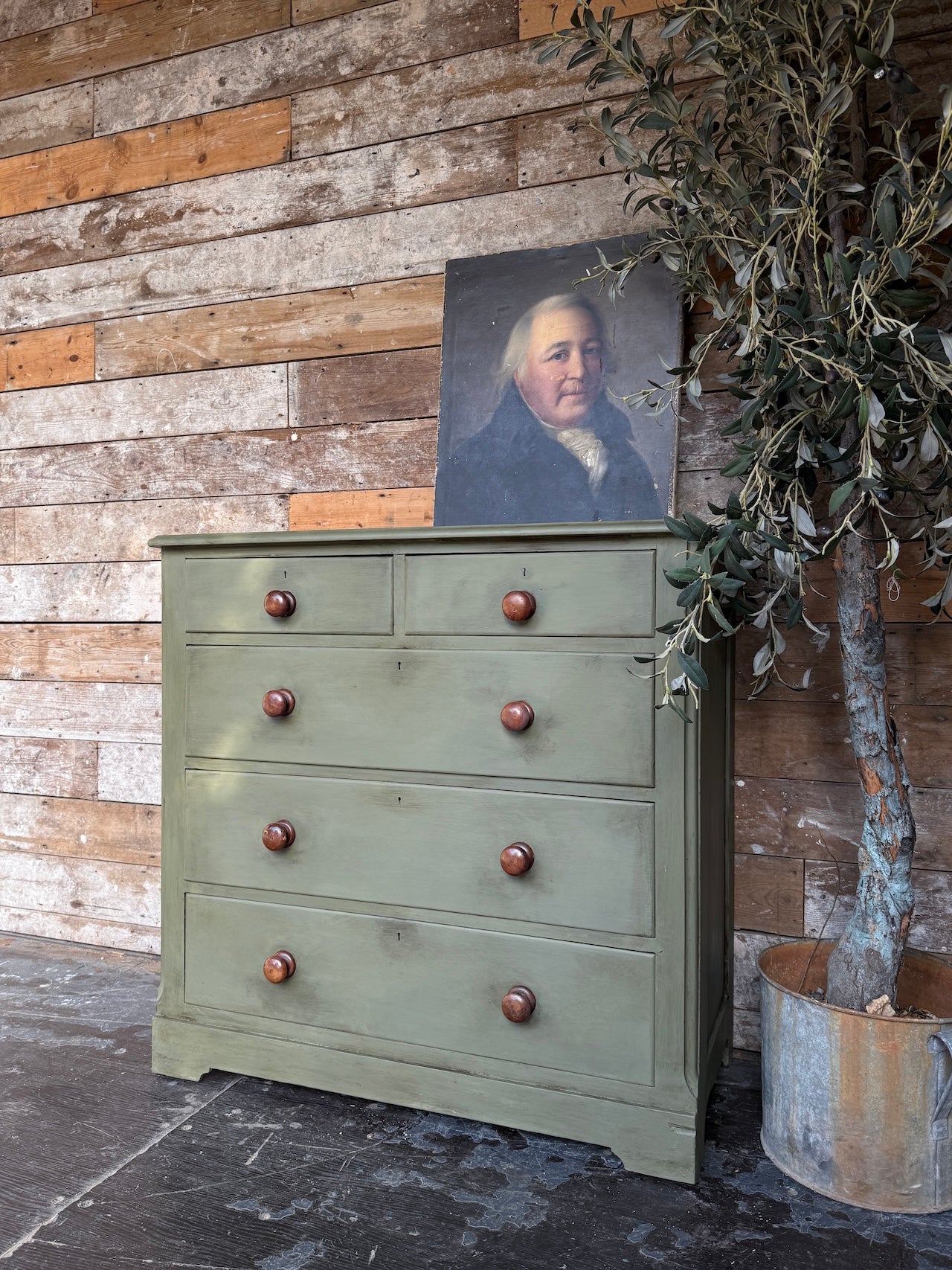 Gorgeous Victorian chest of drawers