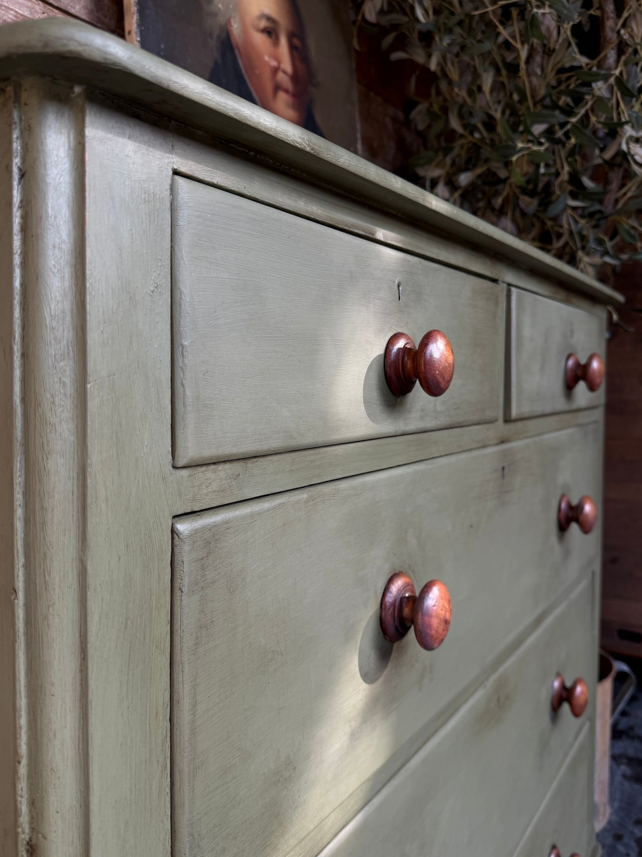 Gorgeous Victorian chest of drawers