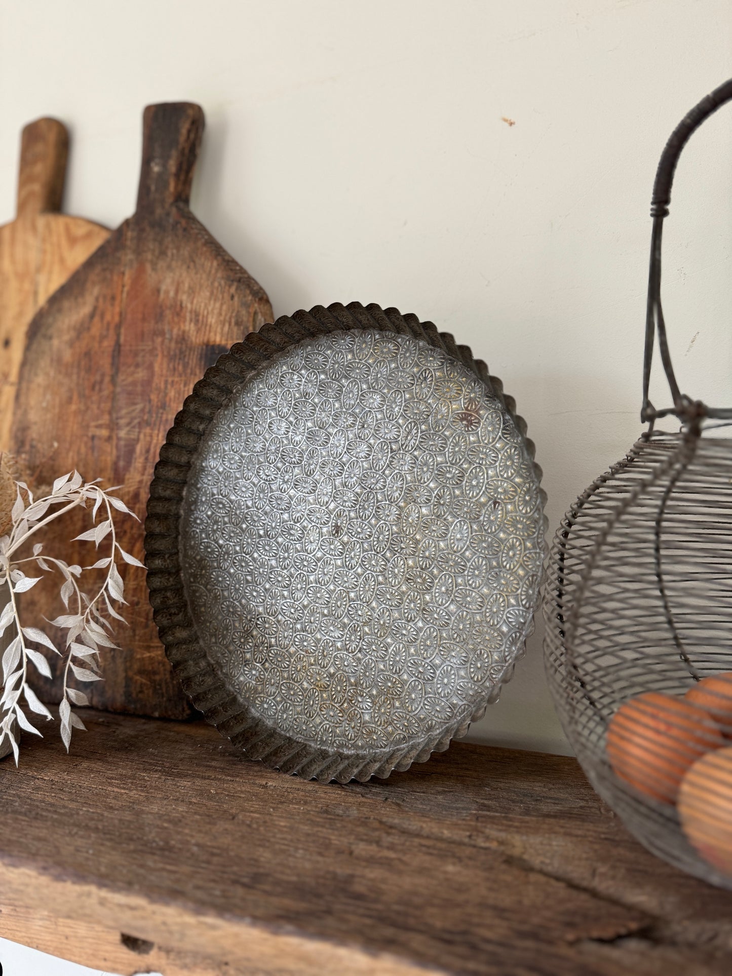Embossed french flan tin