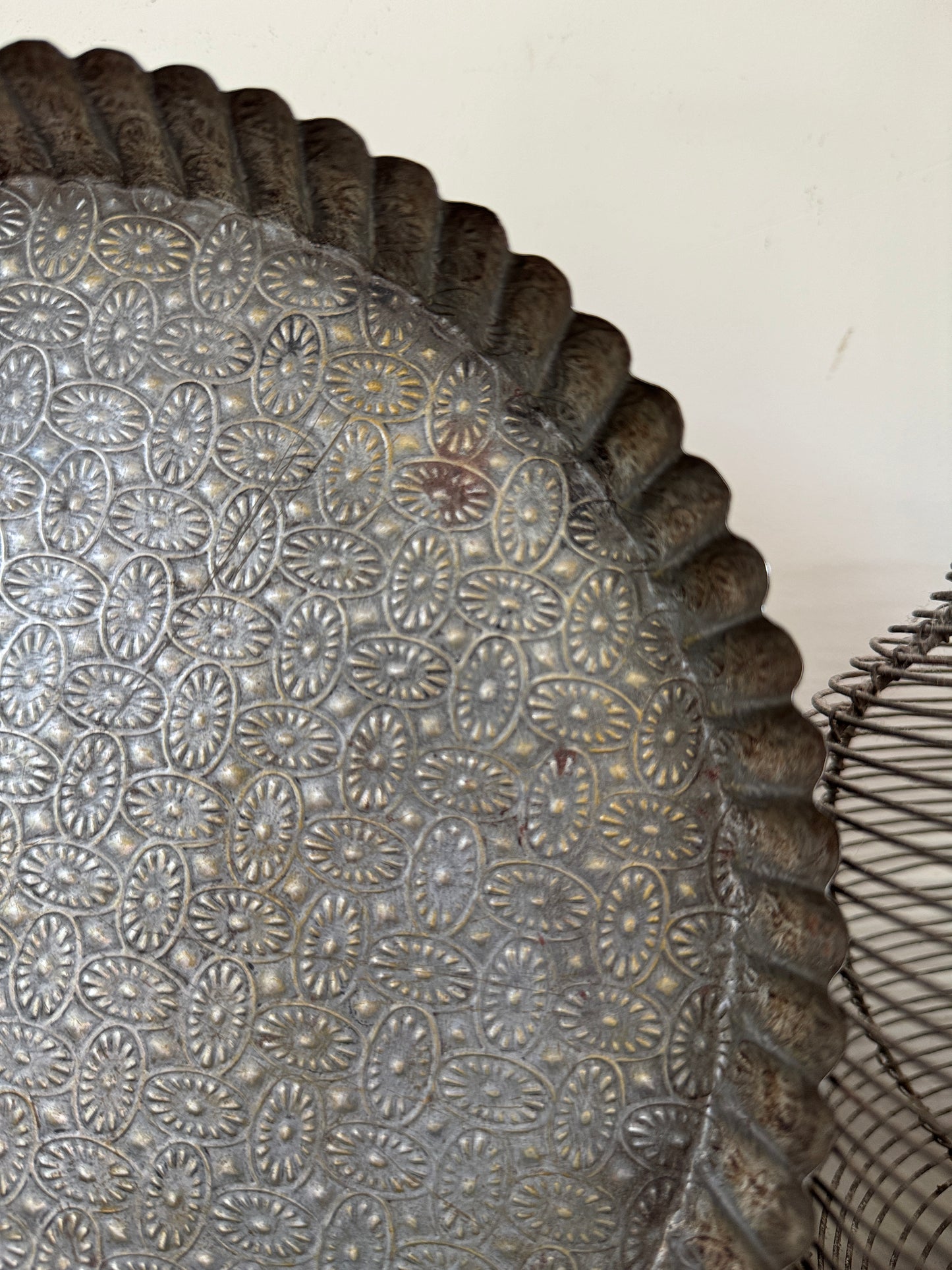 Embossed french flan tin