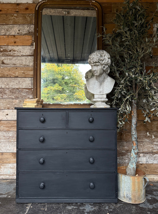 Victorian chest of drawers