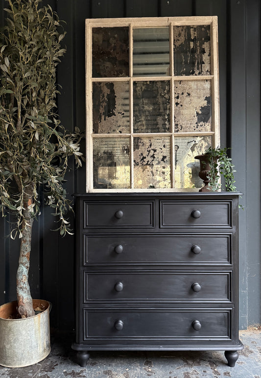 Lovely handpainted vintage chest of drawers