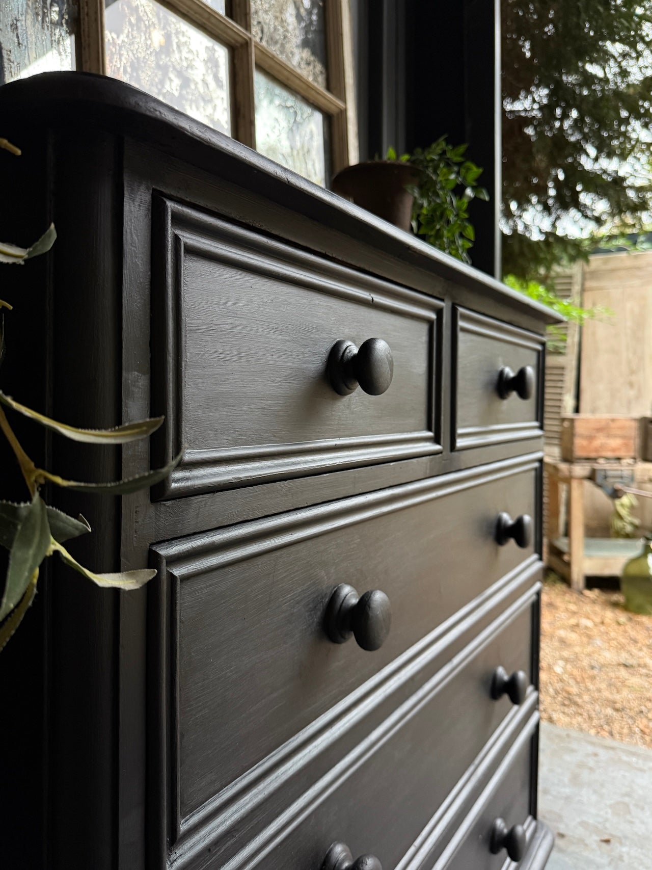 Lovely handpainted vintage chest of drawers