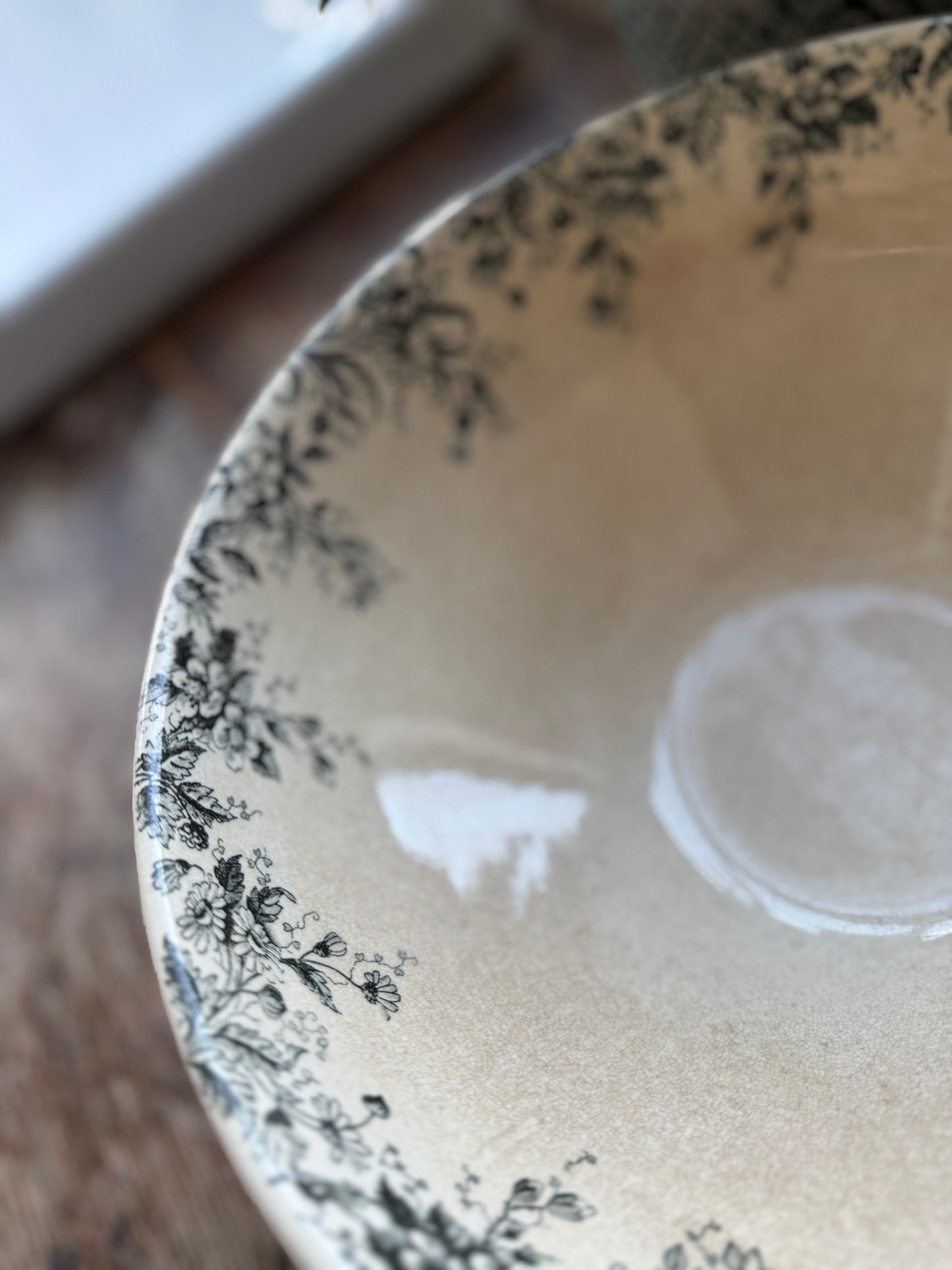 Pretty antique French salad bowl