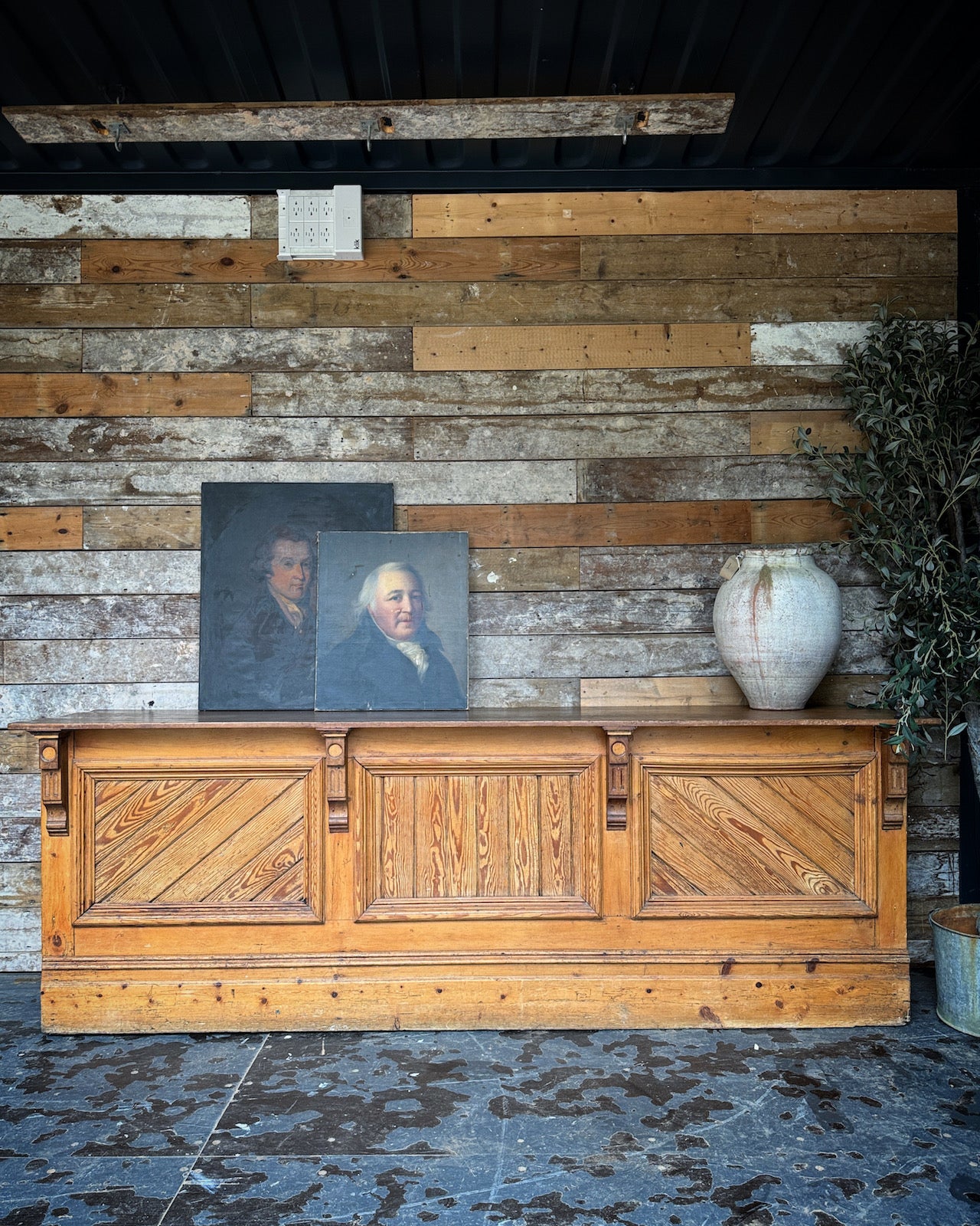 Fabulous old pine counter / kitchen island