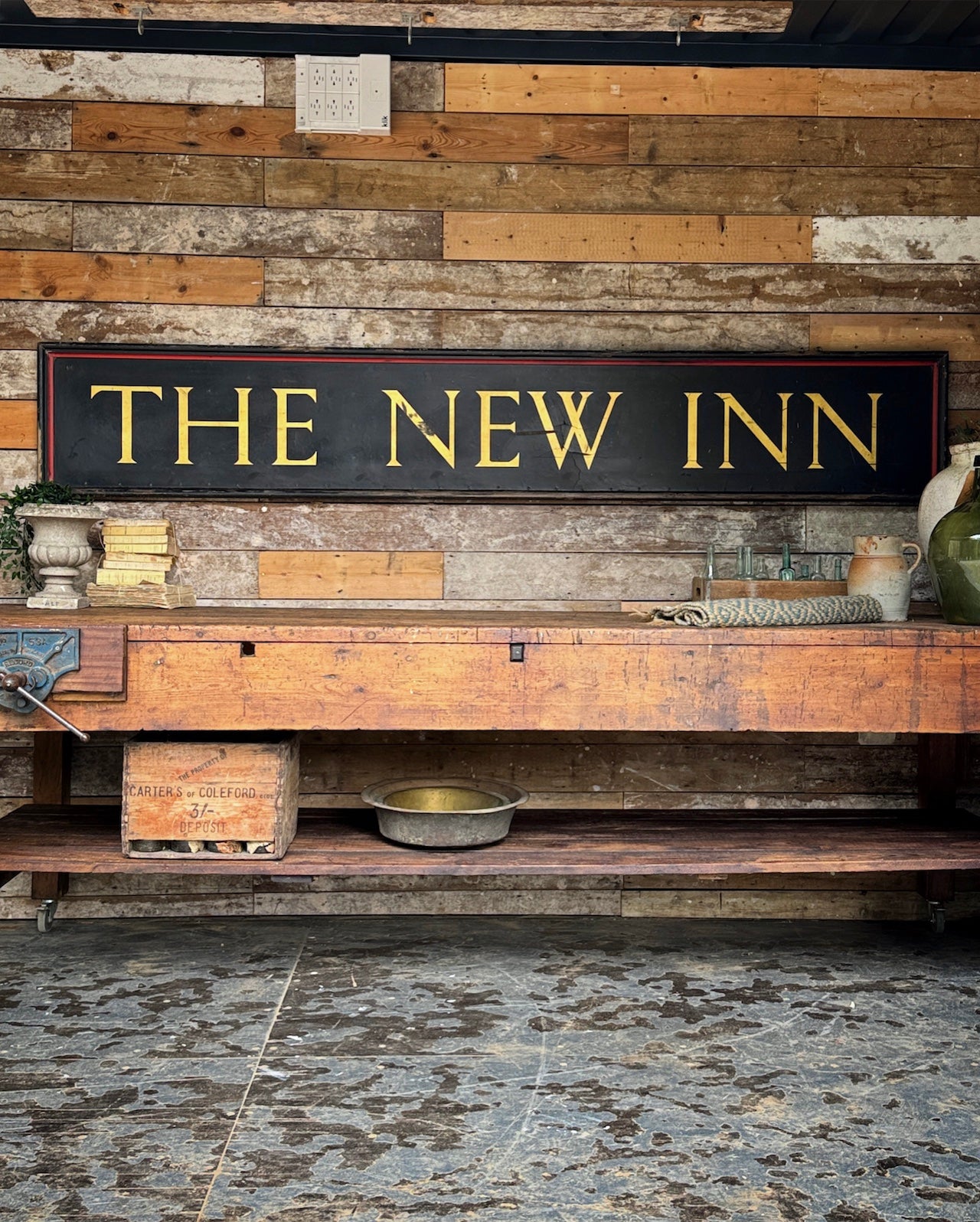 The New Inn Sign – A Hundred Stories