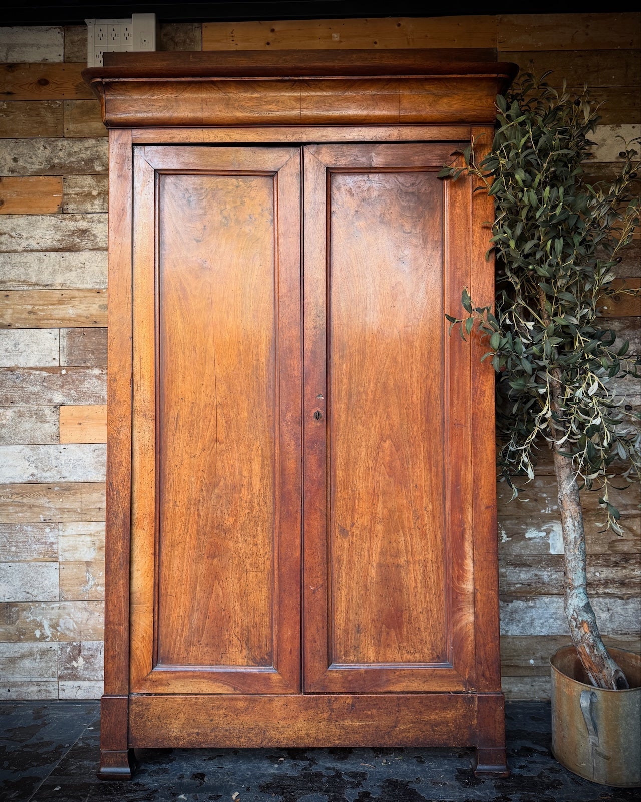 Handsome vintage French linen press