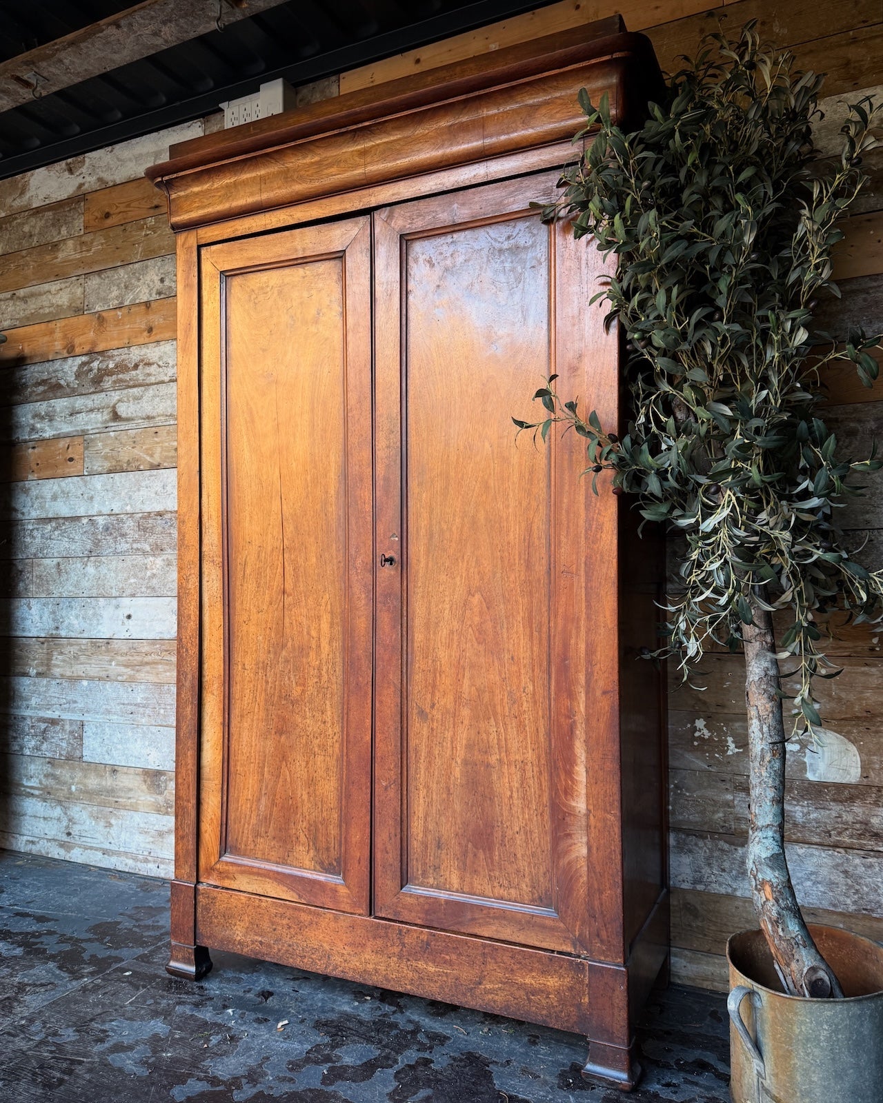 Handsome vintage French linen press