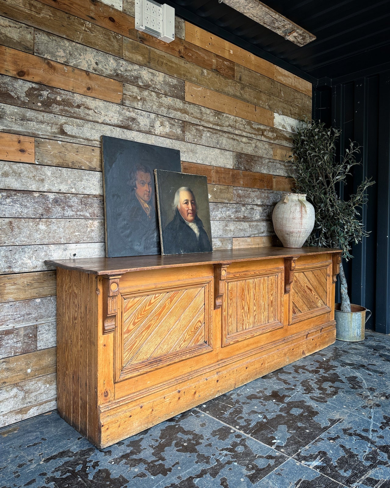 Fabulous old pine counter / kitchen island