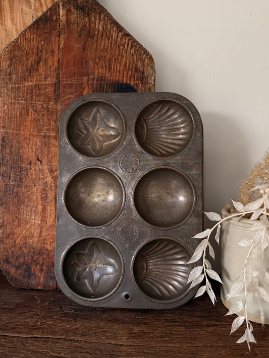 Small vintage baking tray