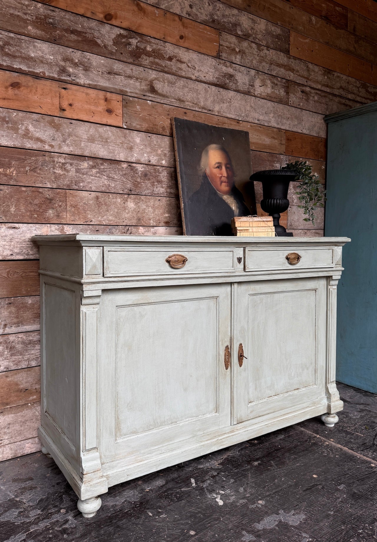 Gorgeous old French sideboard / cupboard