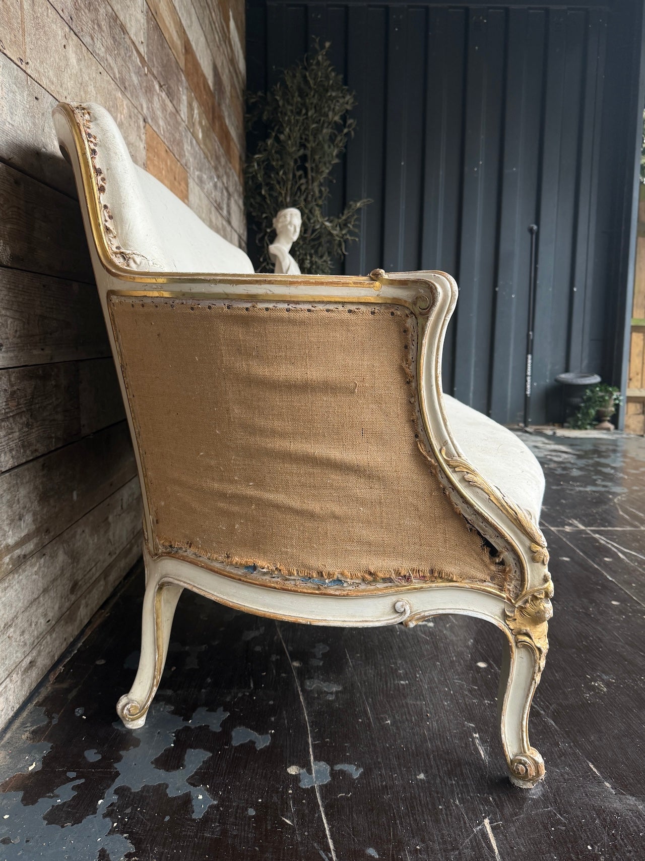 Antique French canapé sofa