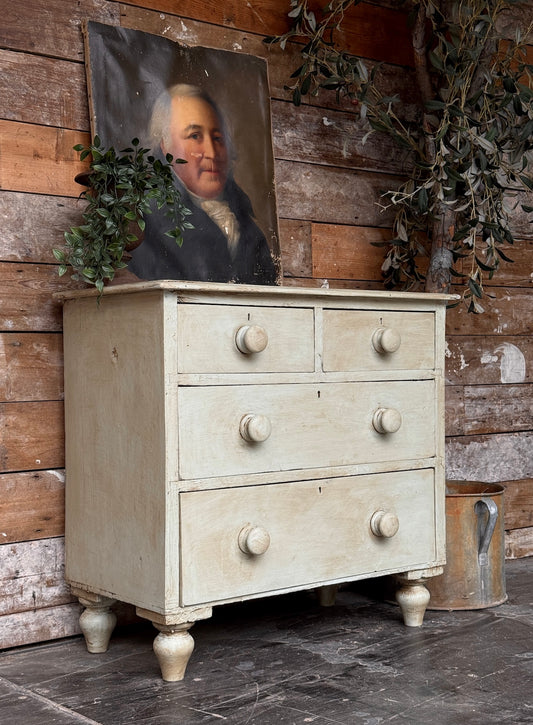 Small Victorian chest of drawers