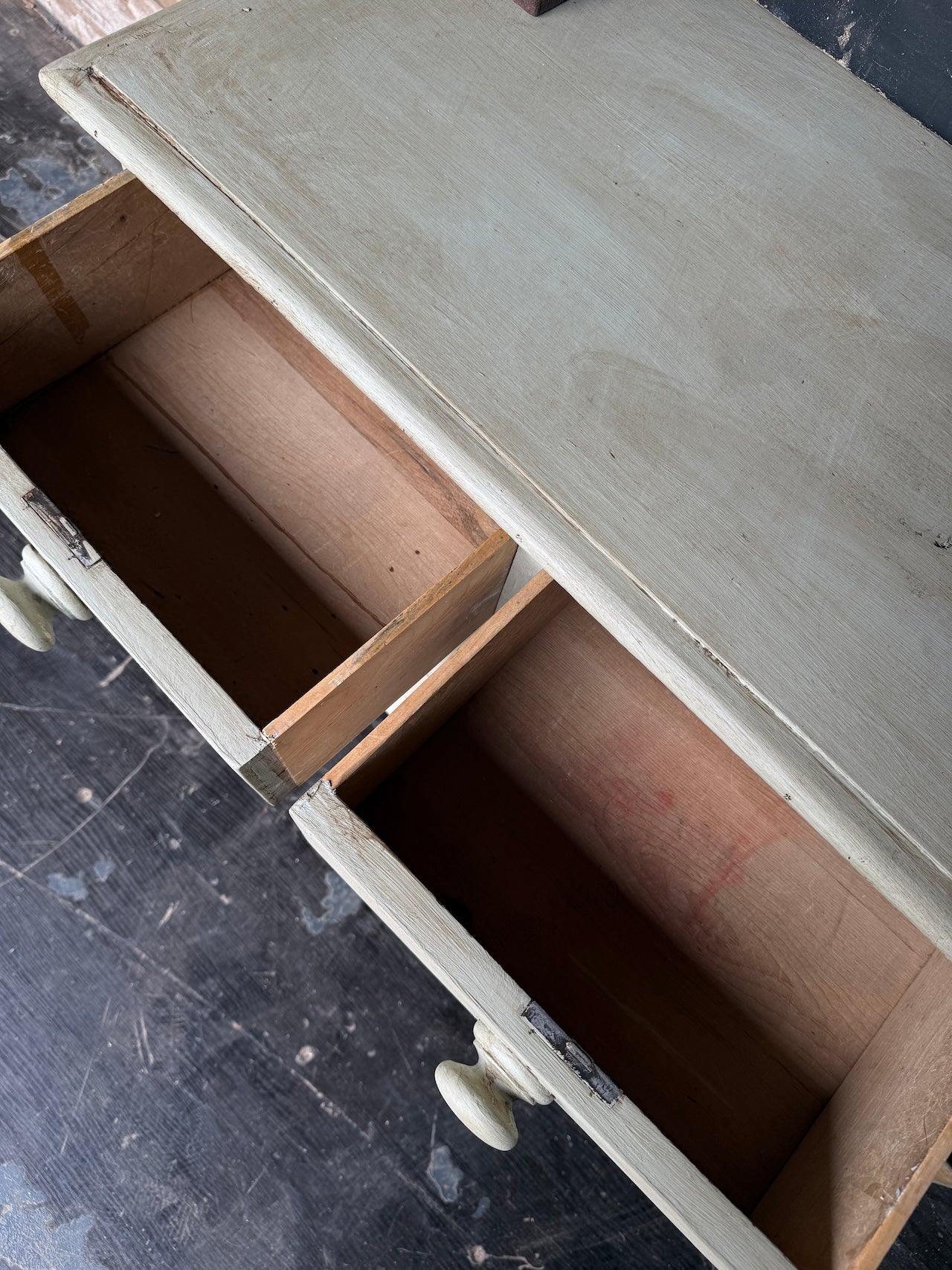 Small Victorian chest of drawers