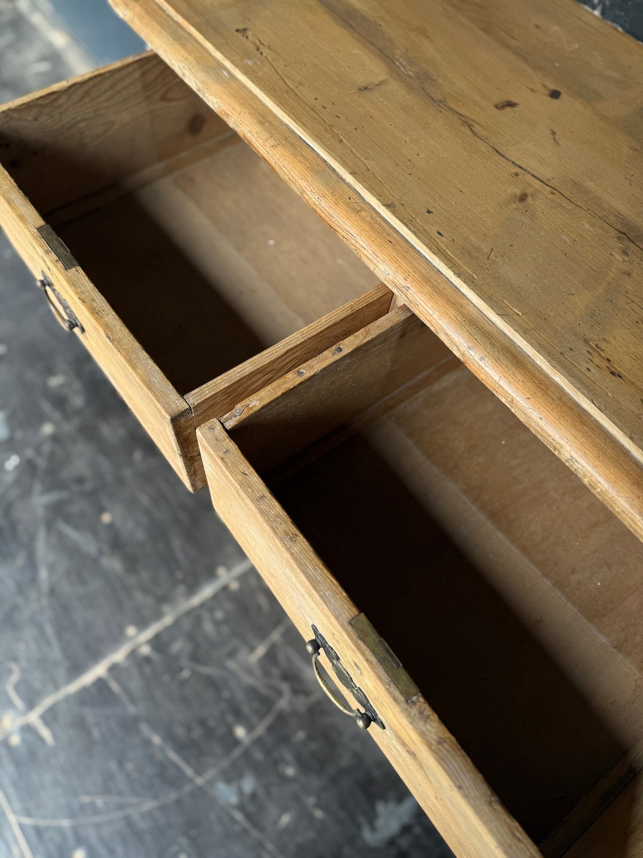 Rustic Edwardian pine chest of drawers