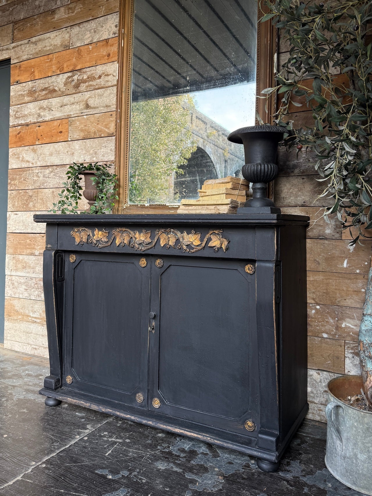 Stunning, rustic Old English sideboard