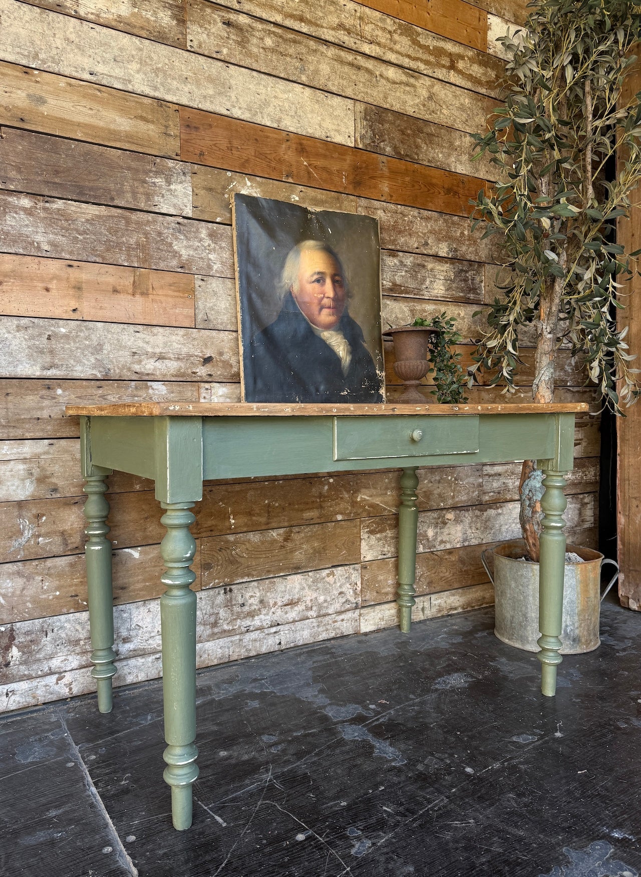 Pretty Belgian table / desk