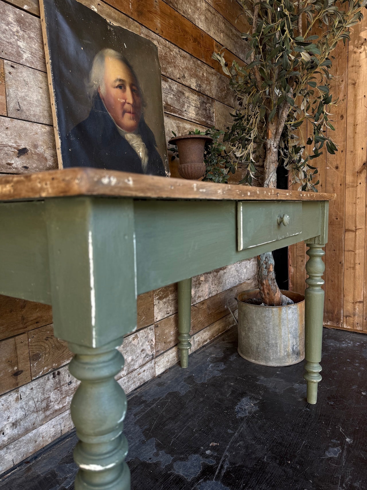 Pretty Belgian table / desk