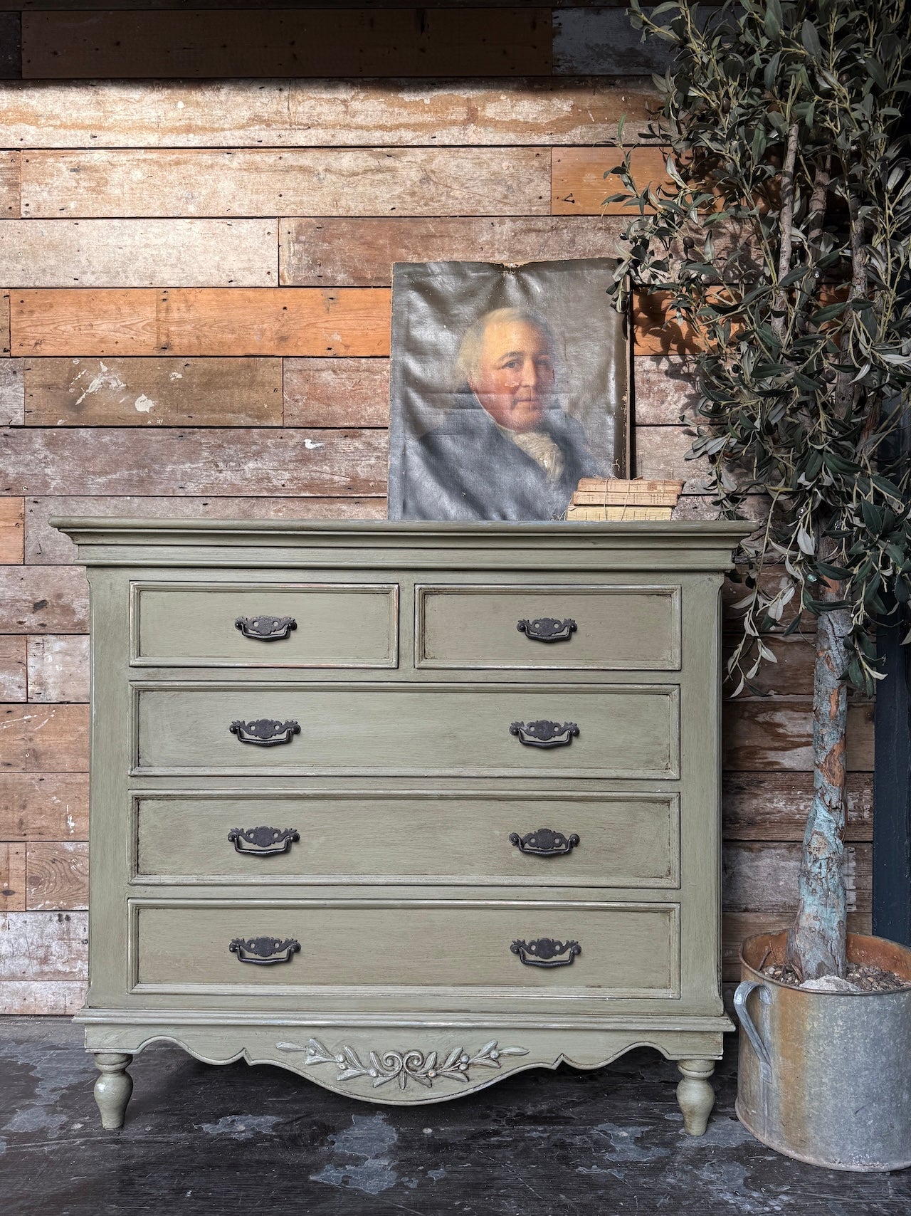 Vintage French style chest of drawers