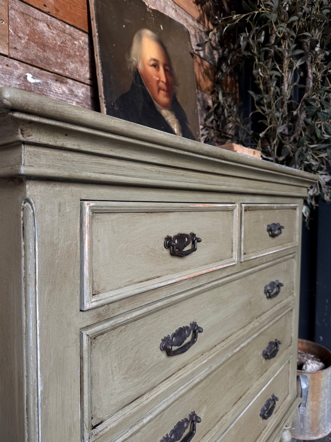 Vintage French style chest of drawers