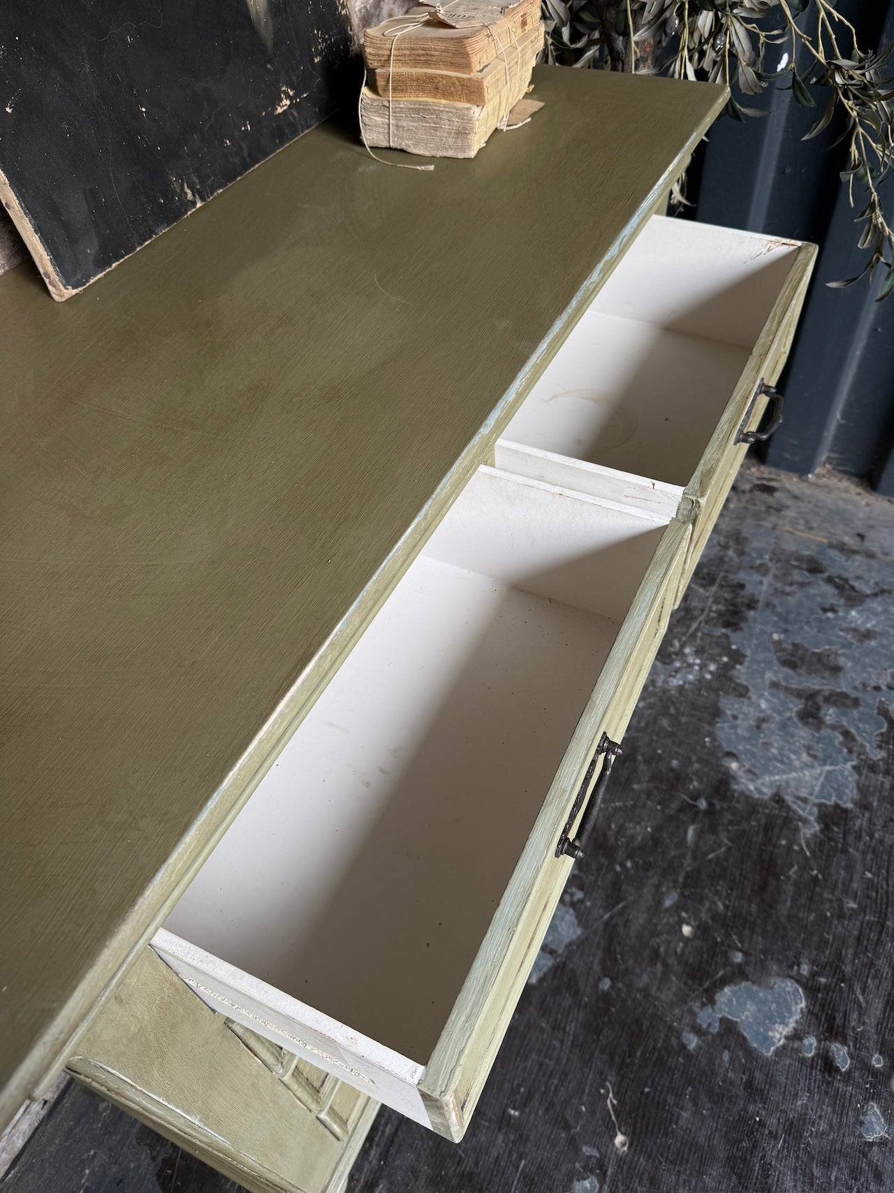 Vintage French style chest of drawers