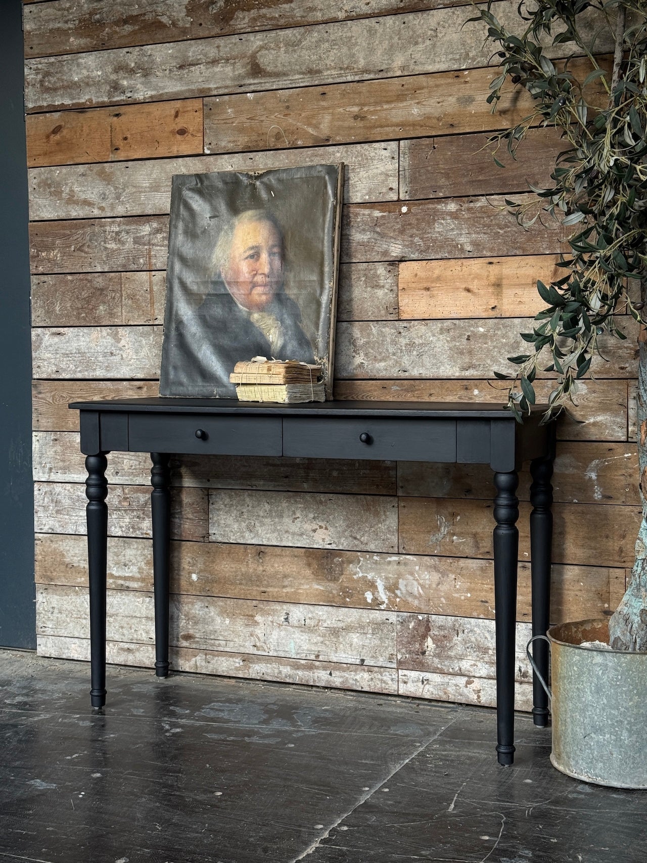 Pretty little vintage console table / desk