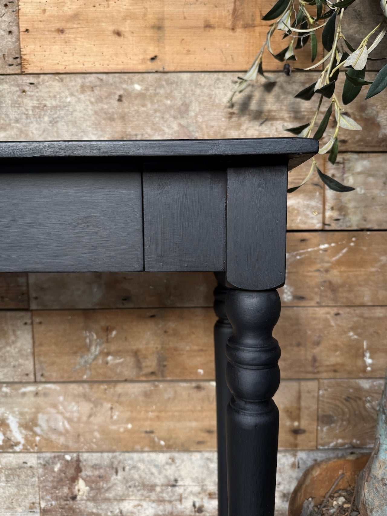 Pretty little vintage console table / desk