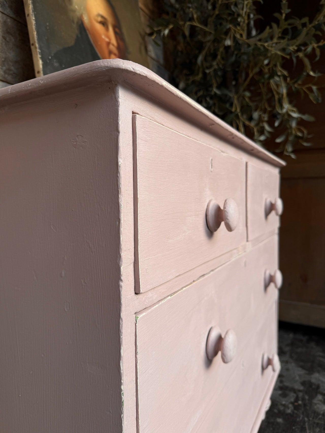 Pretty little Victorian chest of drawers