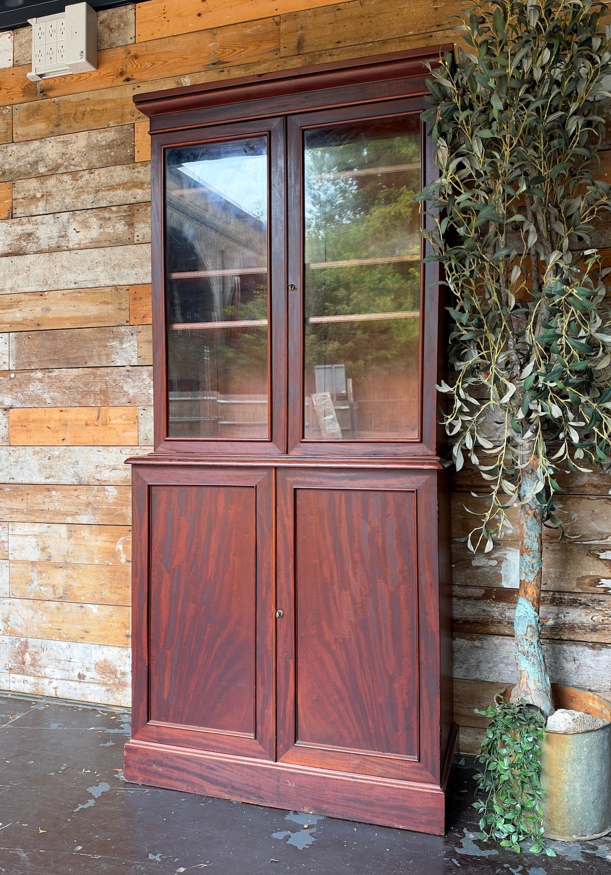 Glazed dresser