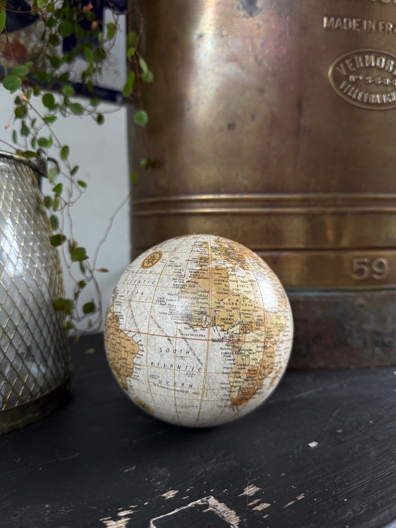 Small globe decoration - browns
