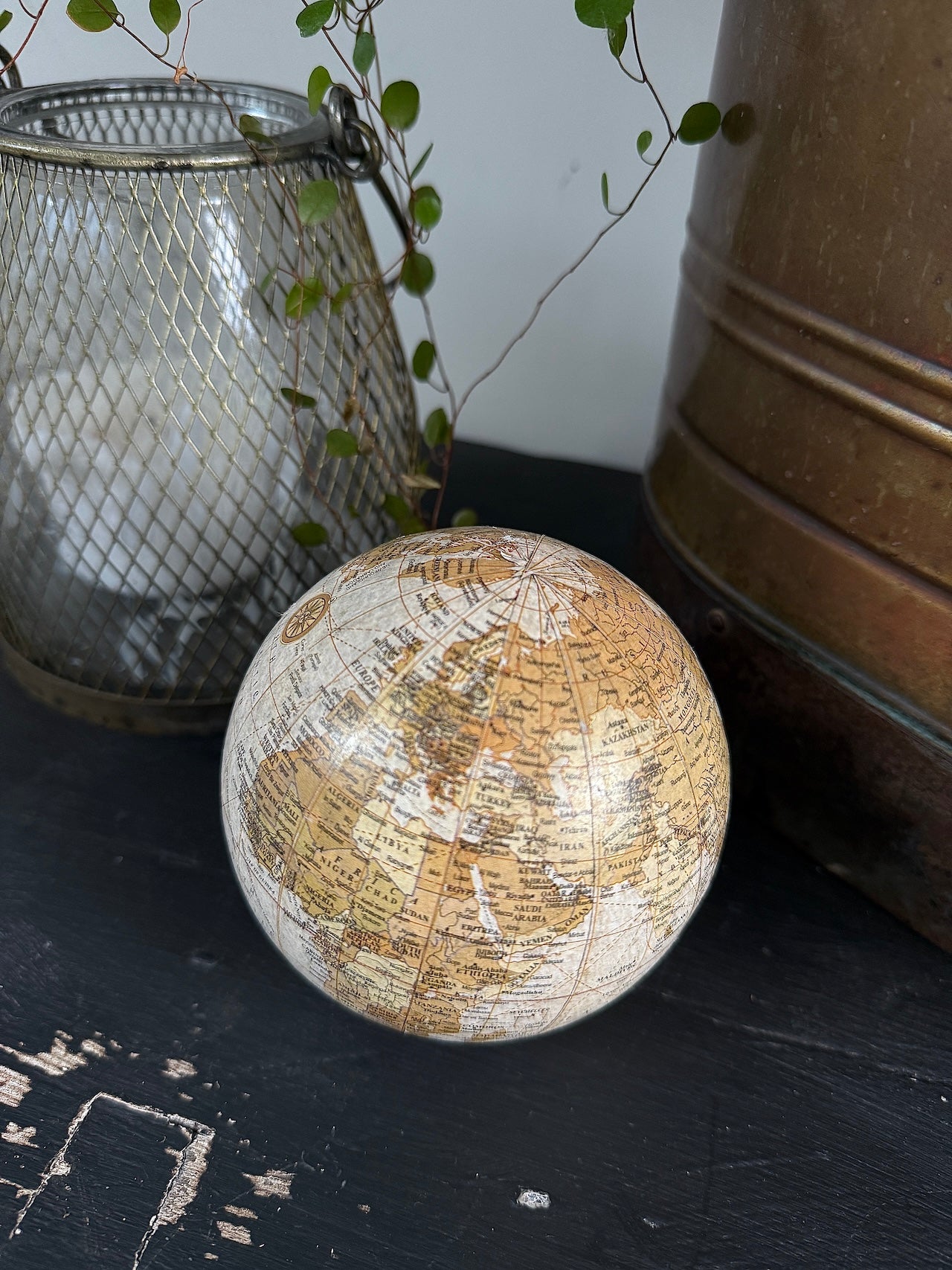 Small globe decoration - browns