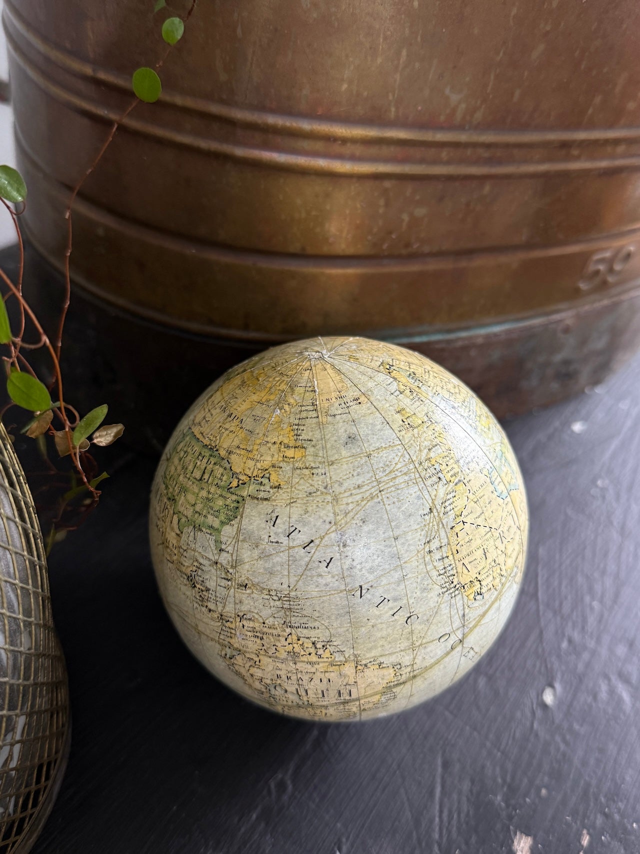 Small globe decoration - blue / yellow