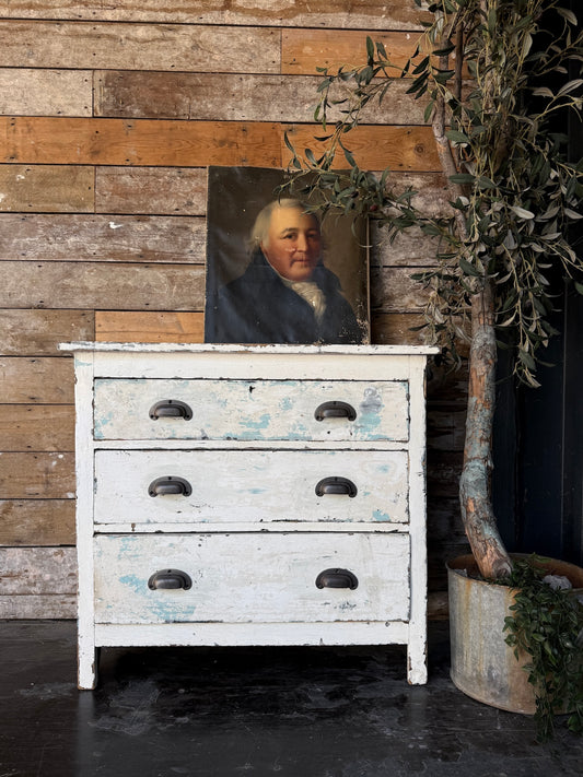 Rustic chest of drawers