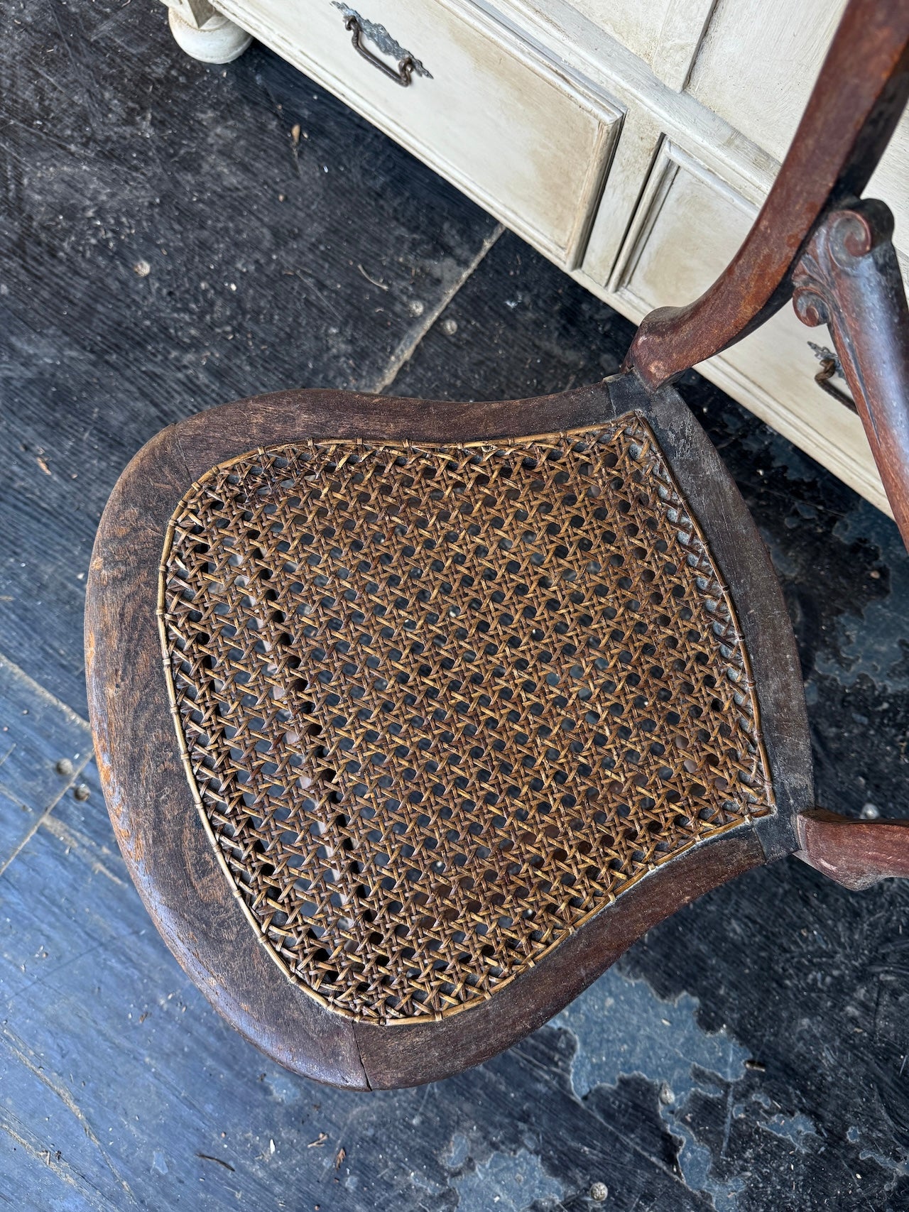 Pretty Victorian balloon back chair