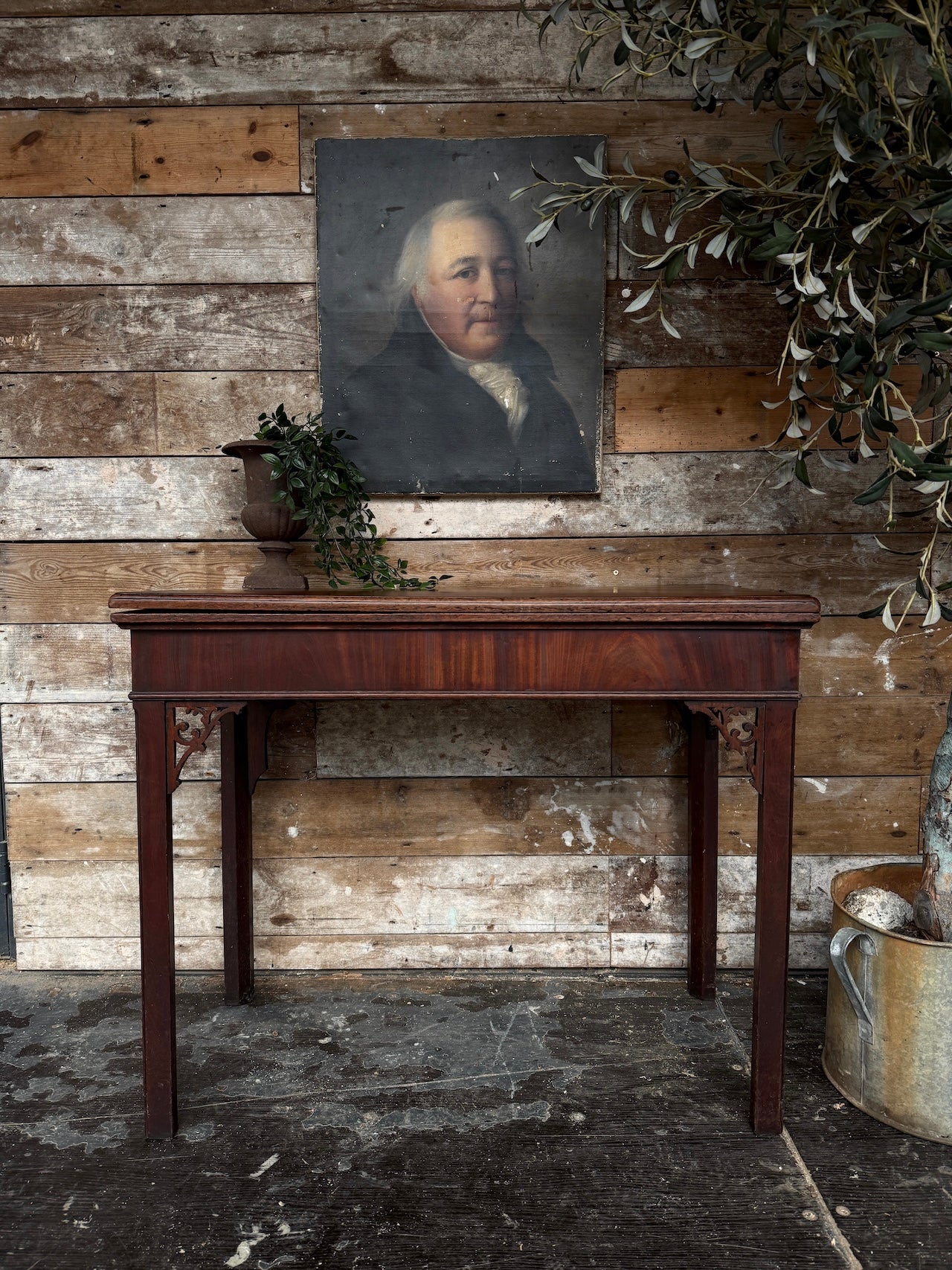 Pretty little mahogany fold out card table