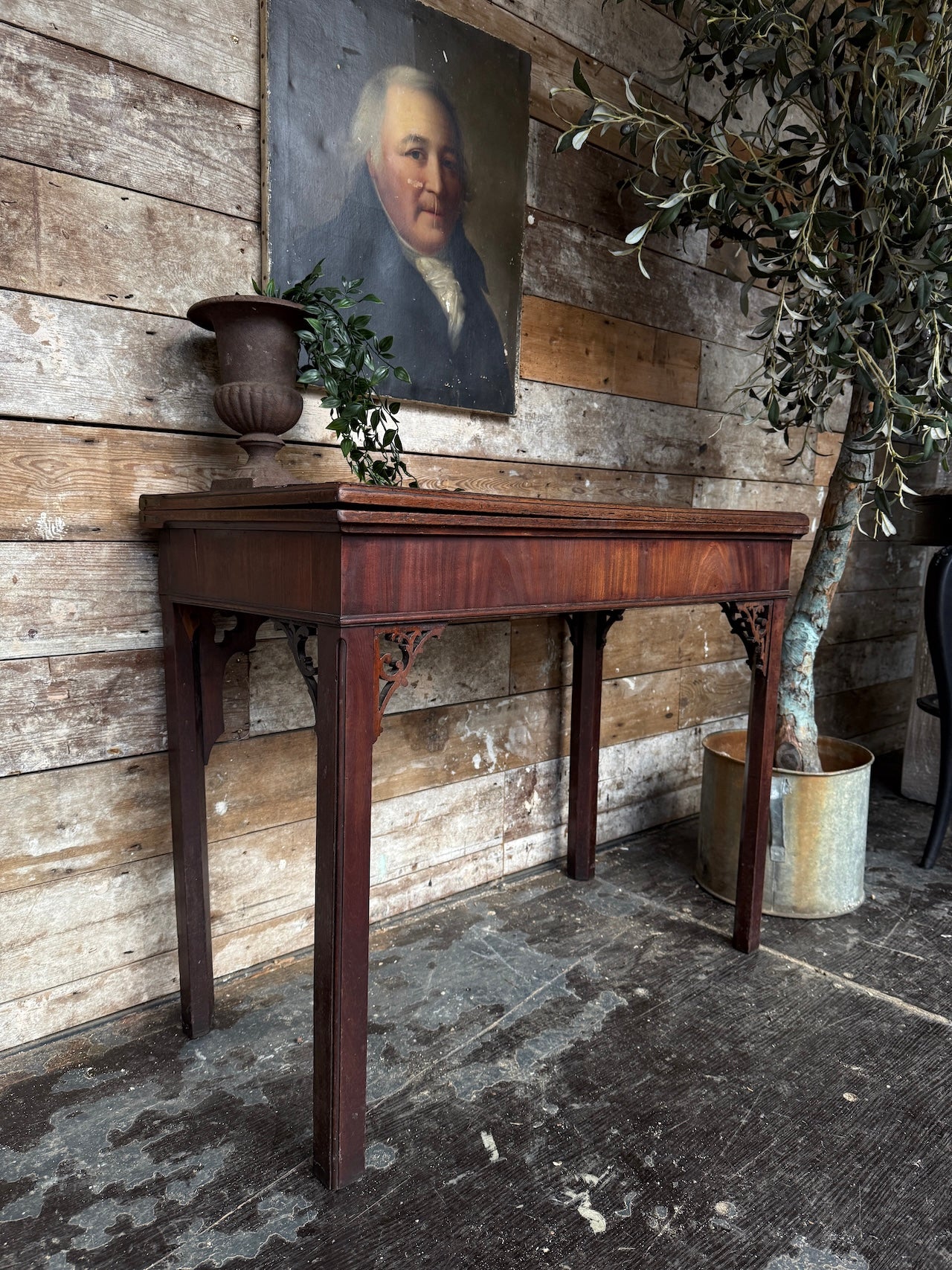Pretty little mahogany fold out card table