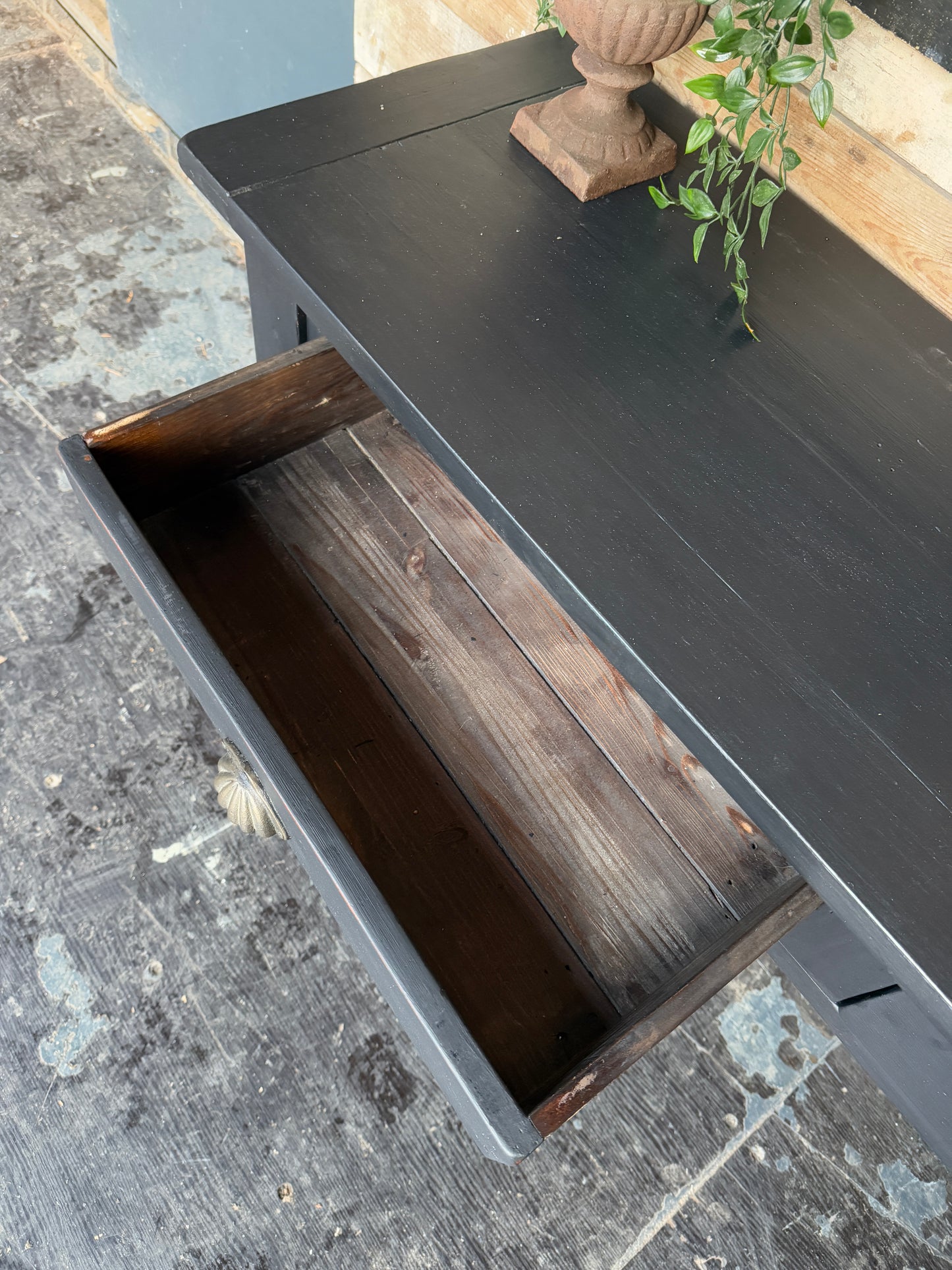 Lovely vintage painted console table