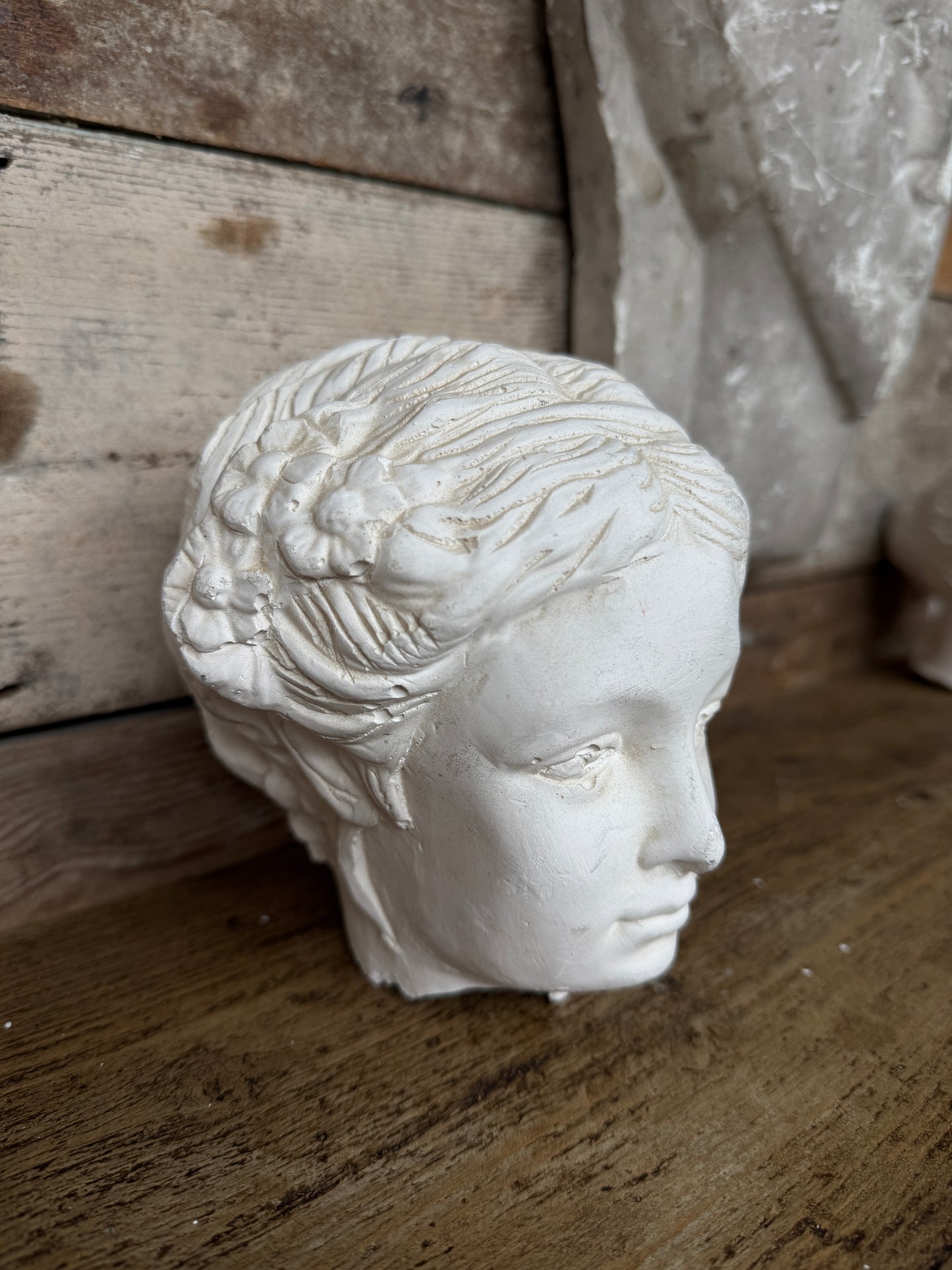 Small plaster head decoration