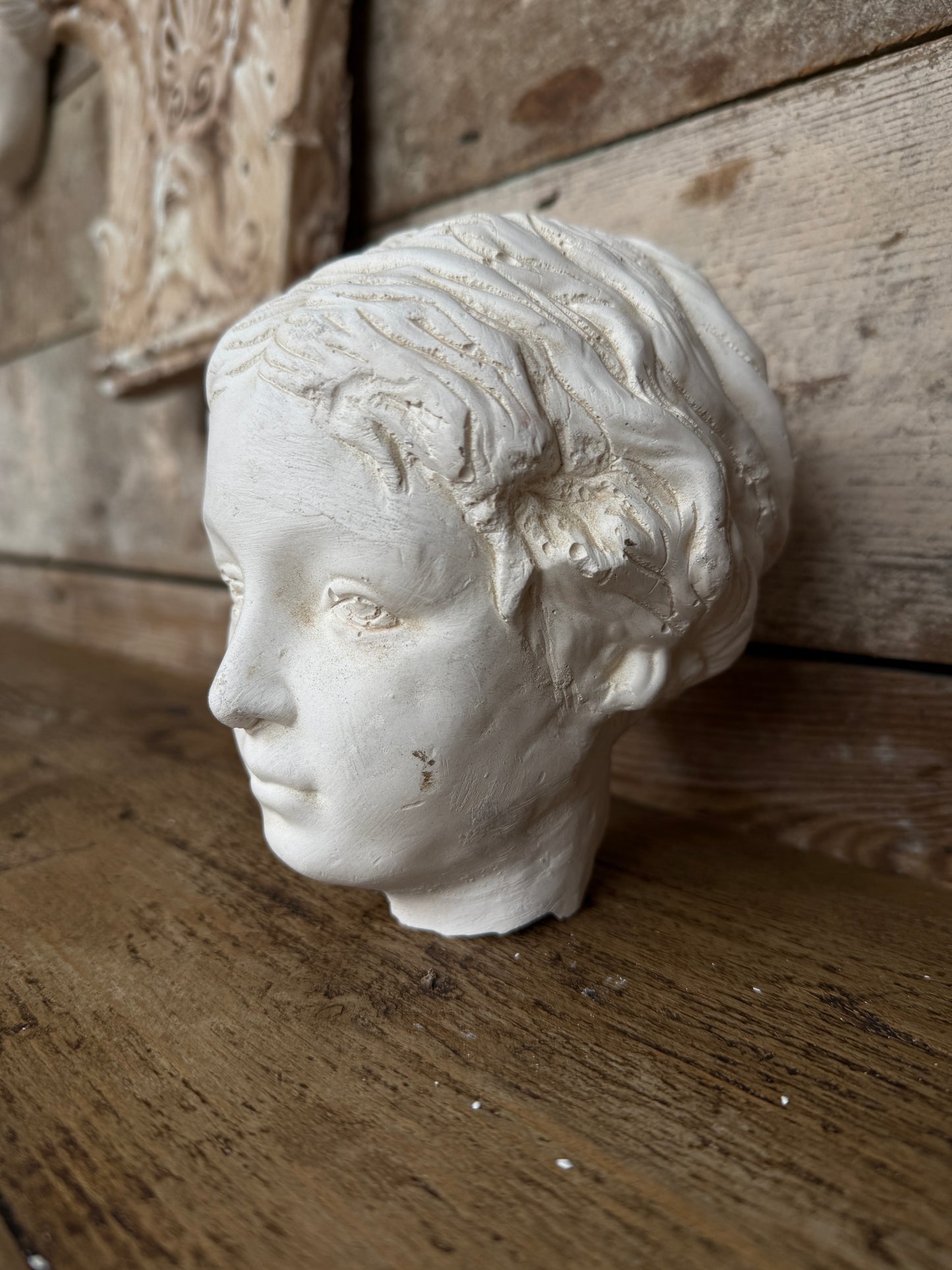 Small plaster head decoration