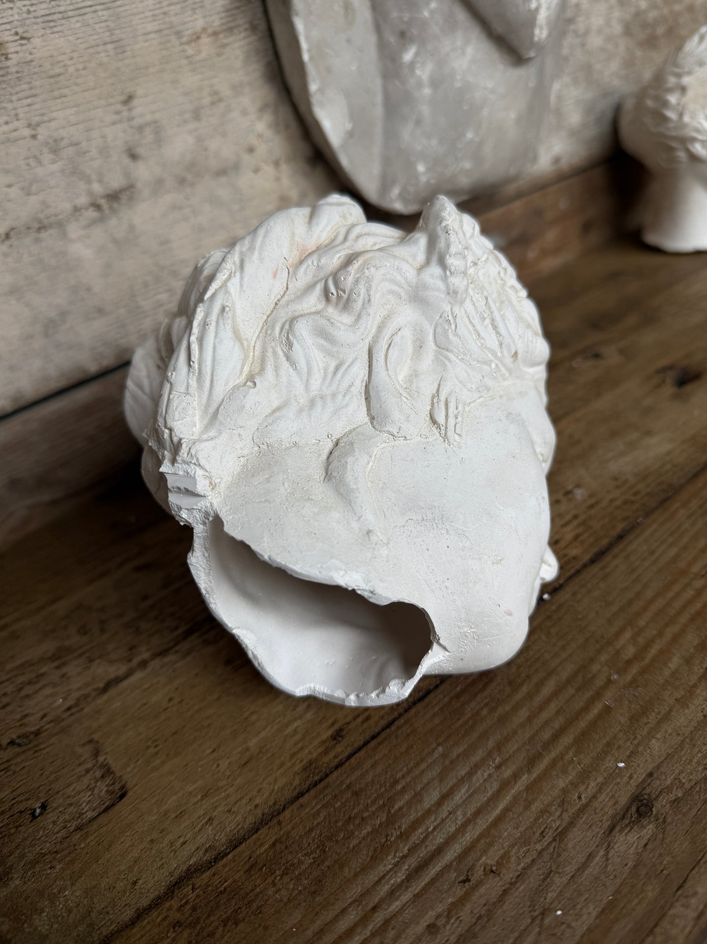Small plaster head decoration