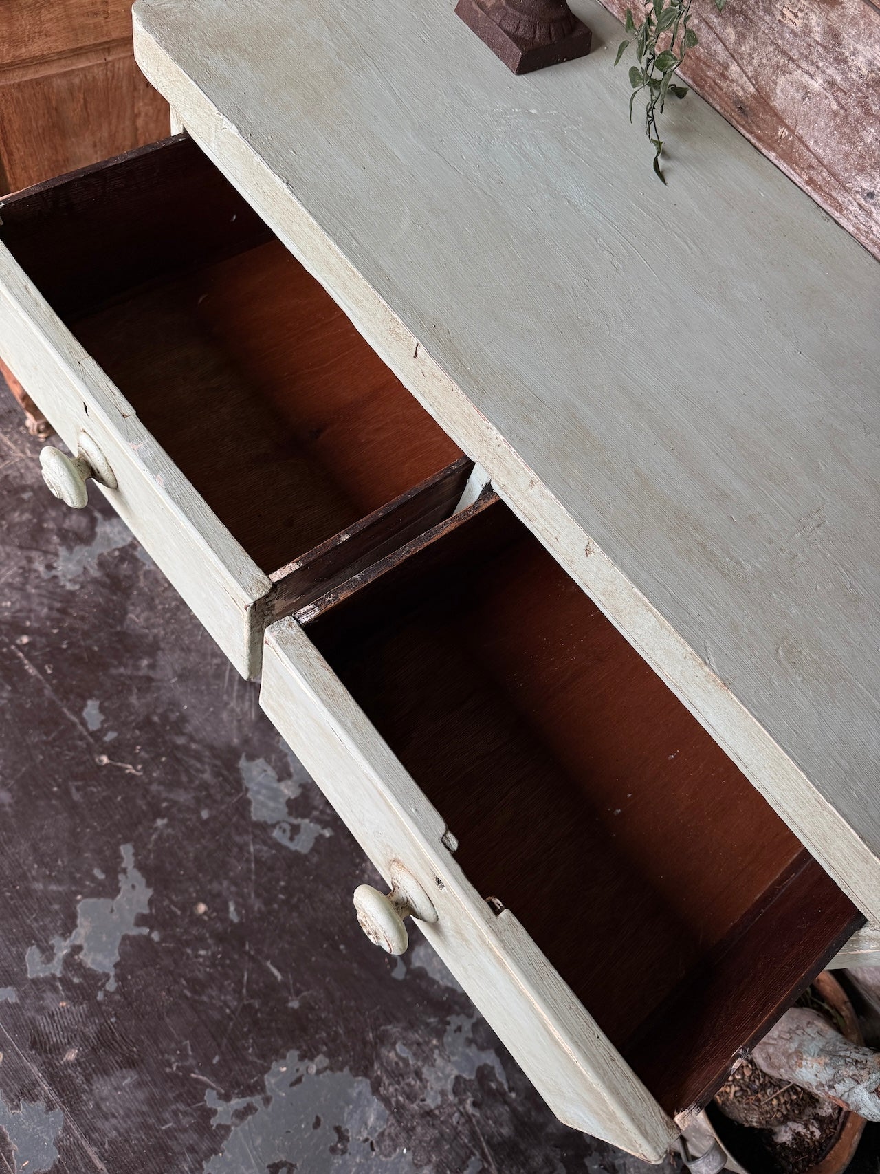 Rustic Victorian chest of drawers